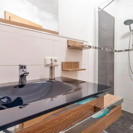 Luxurious And Spacious Holiday On The Edge Of Apartmán